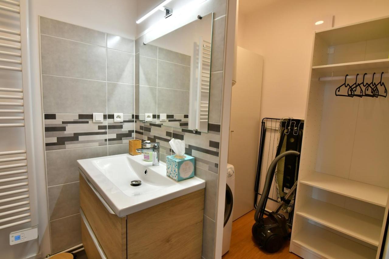 Le 44 - T2 Renove Moderne Et Confortable En Centre-Ville Montluçon Exteriör bild